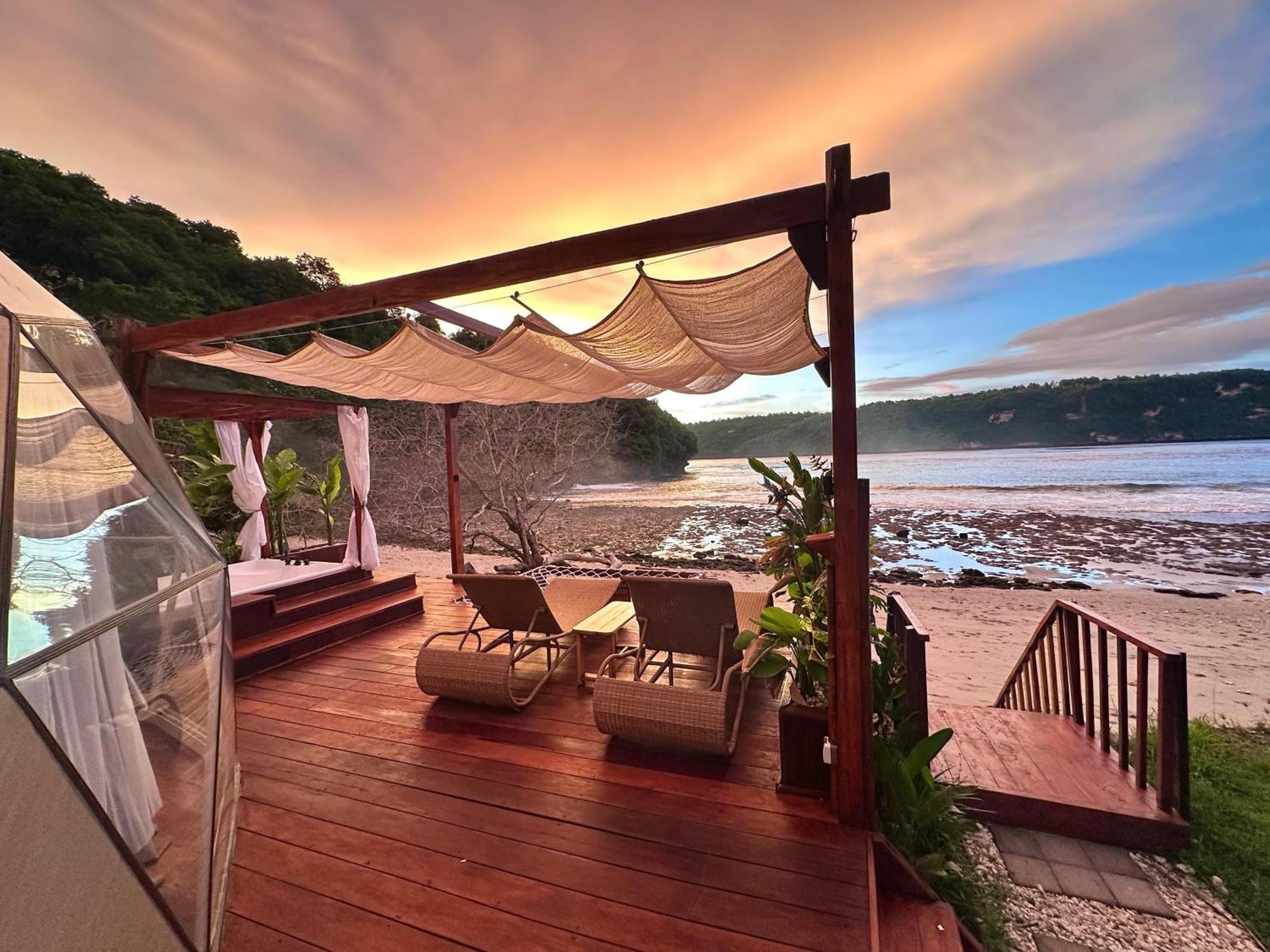 Beachfront Luxury Dome Villas - Gamat Bay Resort Nusa Penida Exterior foto