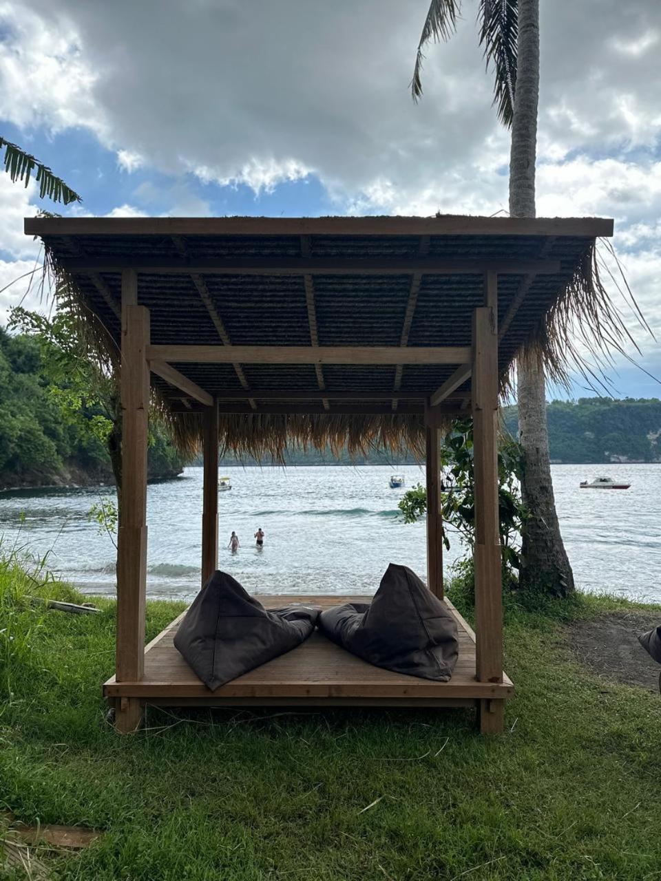 Beachfront Luxury Dome Villas - Gamat Bay Resort Nusa Penida Exterior foto